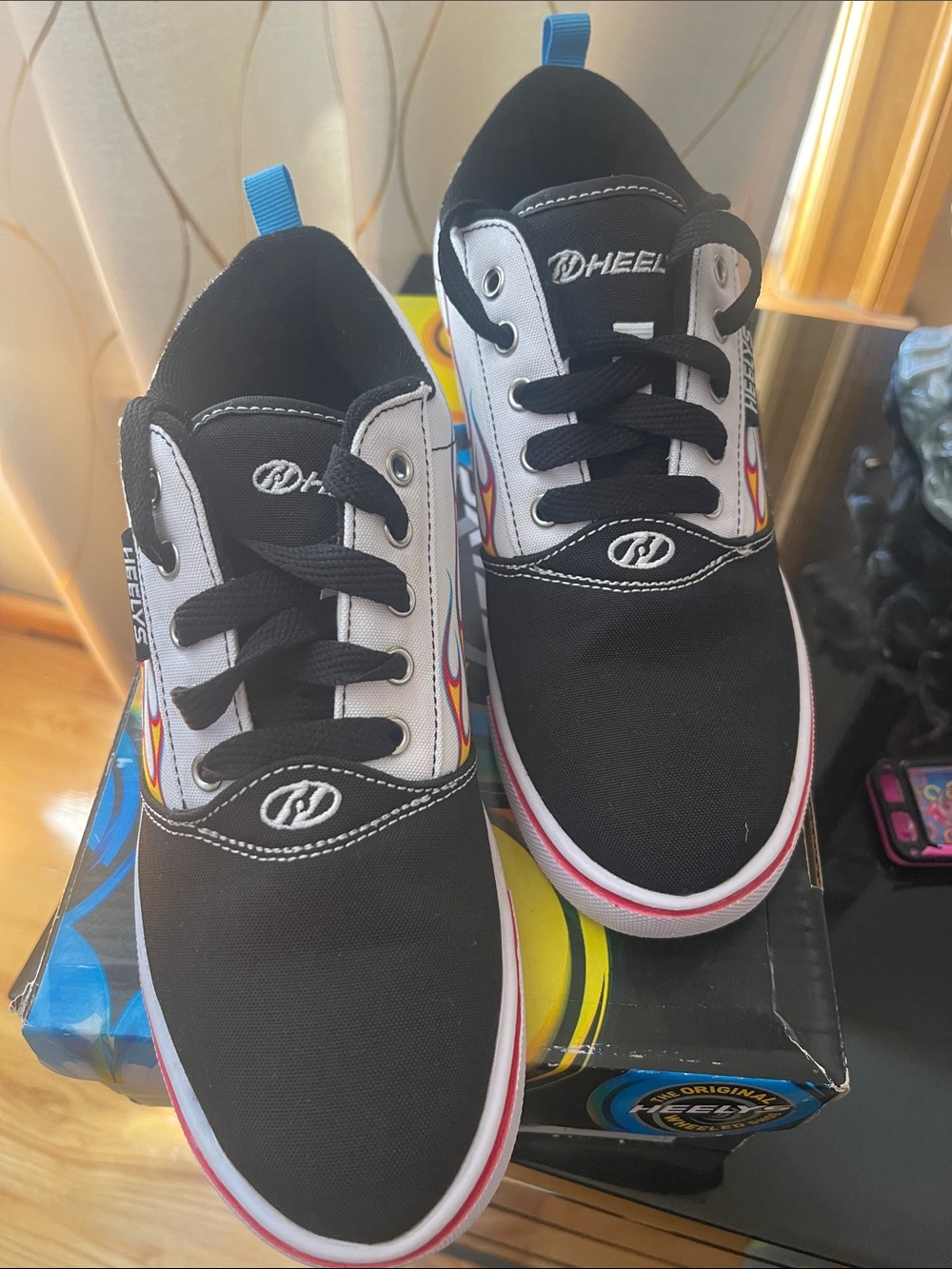 Heelys Black and White Skate Shoes with Flame Accent